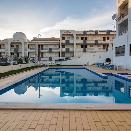 Central Apartment - Pool And Sea View & Albufeira Center Экстерьер фото