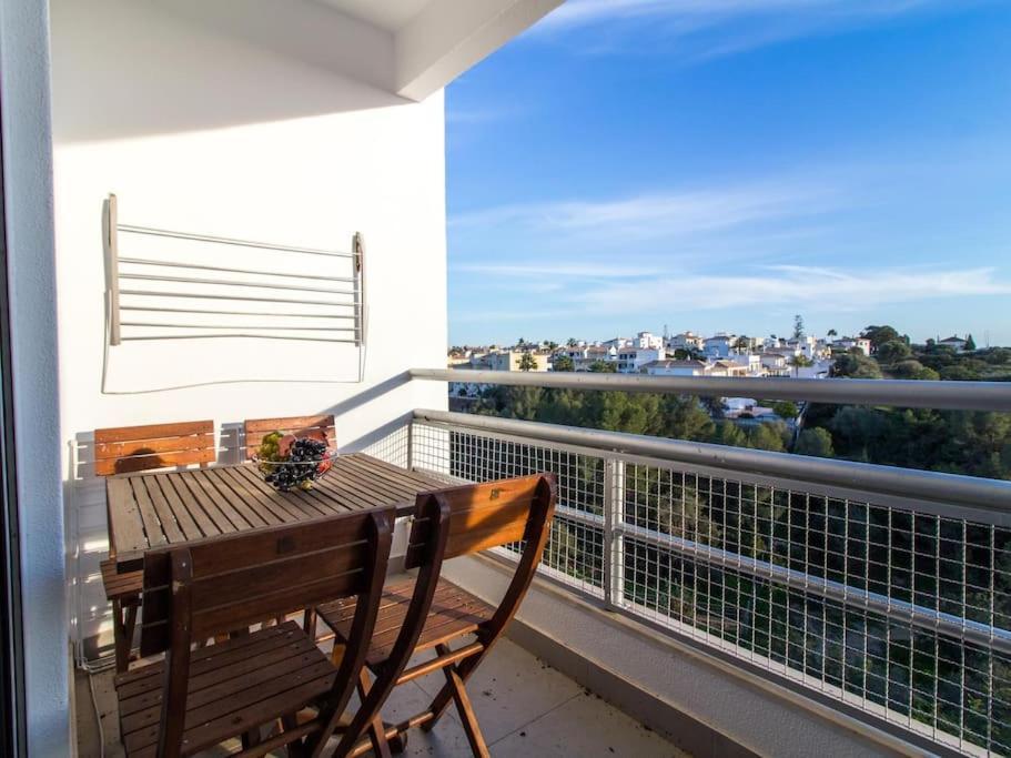Central Apartment - Pool And Sea View & Albufeira Center Экстерьер фото