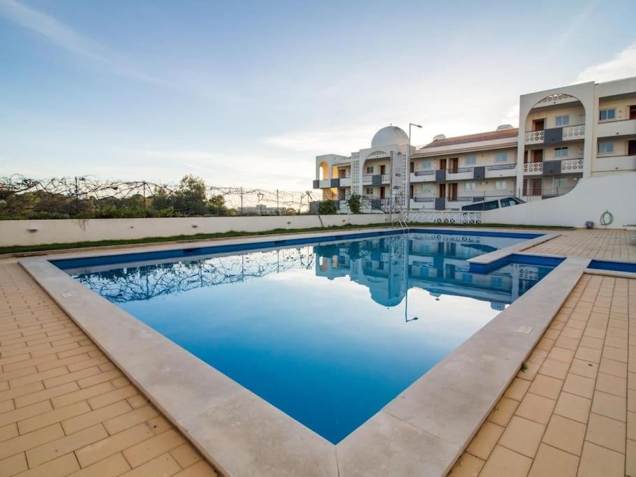 Central Apartment - Pool And Sea View & Albufeira Center Экстерьер фото