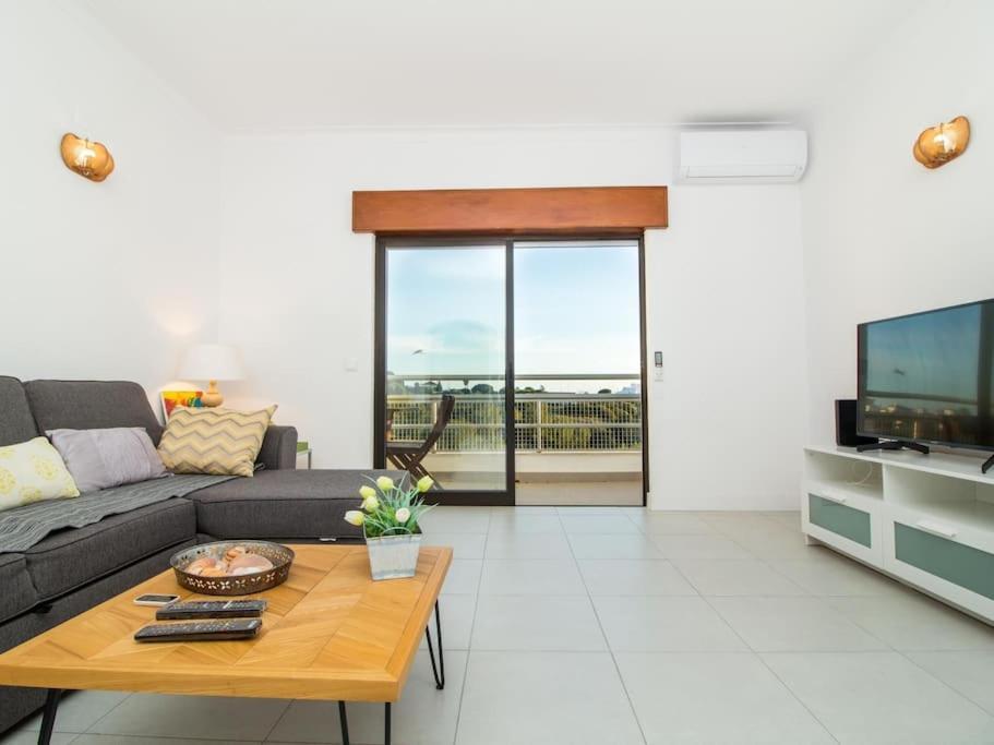 Central Apartment - Pool And Sea View & Albufeira Center Экстерьер фото